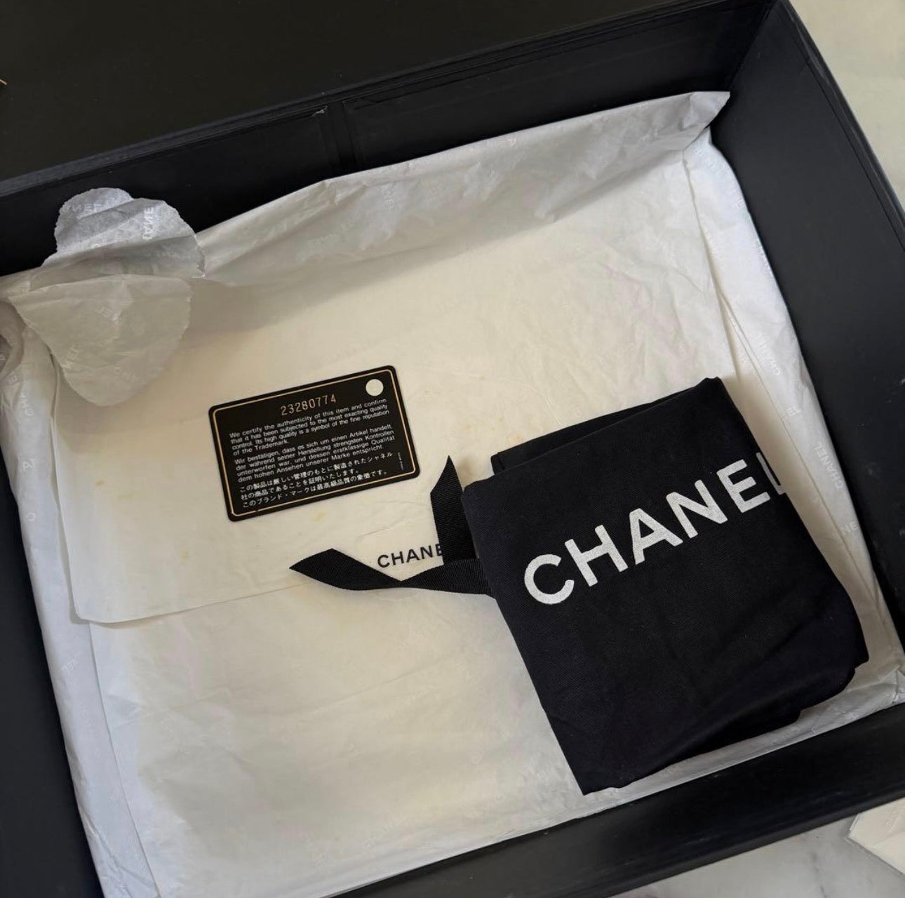 Chanel Coco Handle Bag Medium — Black Caviar / Bordeaux Lizard Handle / Ruthenium Hardware
