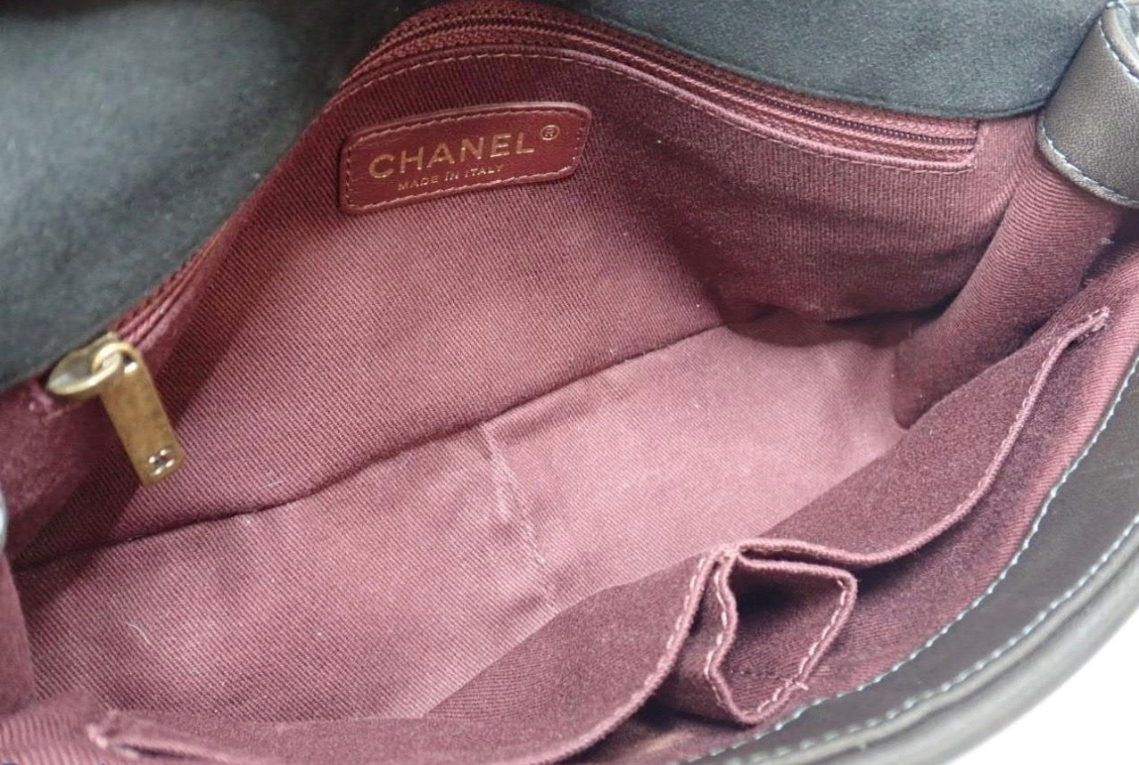 Chanel Vintage Quilted Flap Bag — Black Mixed Leather / Aged Gold Hardware