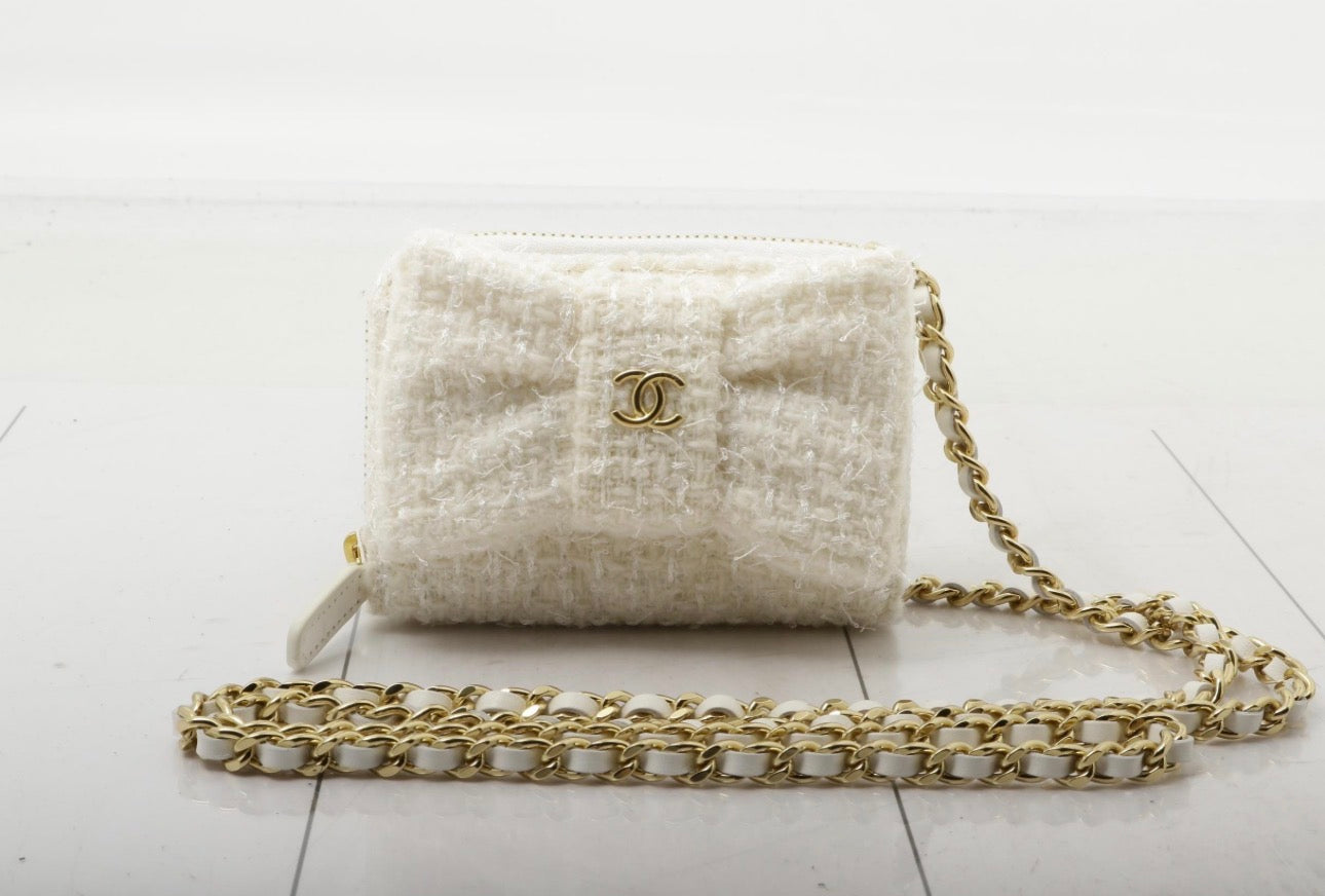 Chanel Matelassé Tweed Ribbon Shoulder Bag — White / Gold Hardware