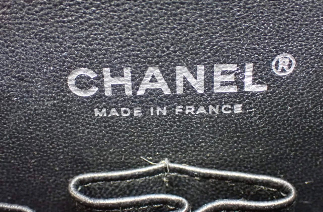 Chanel Chevron Matelassé Classic Flap Bag — Black Patent Leather / Silver Hardware