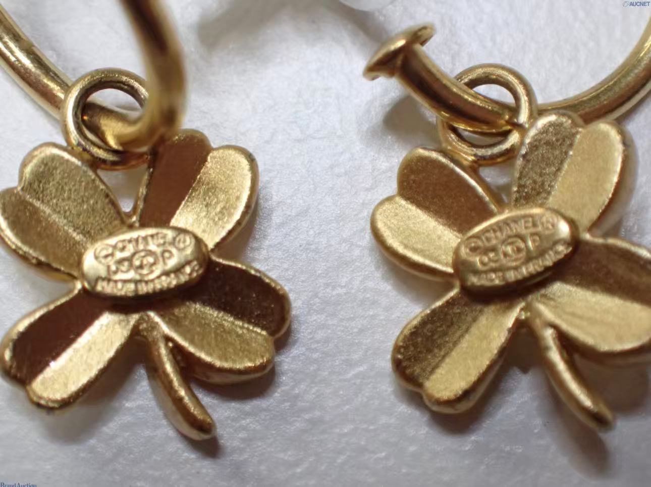 Vintage Chanel Clover CC Logo Hoop Earrings 05P
