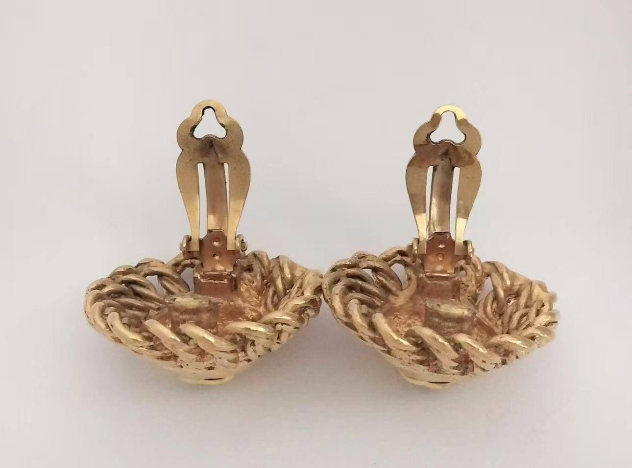 Vintage Chanel Chain Border Dome CC Earrings 05P
