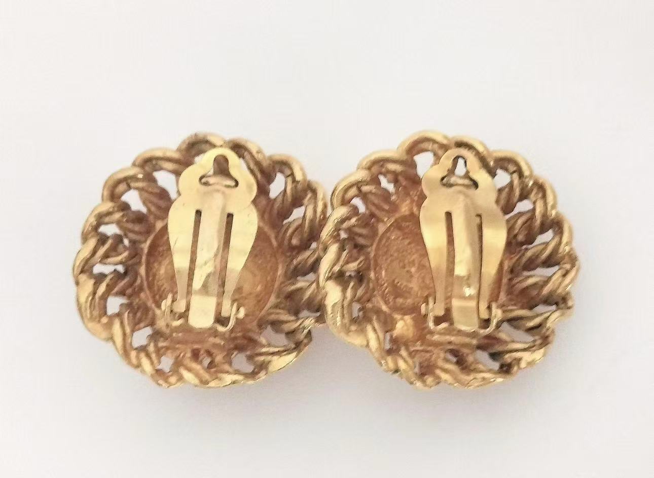 Vintage Chanel Chain Border Dome CC Earrings 05P