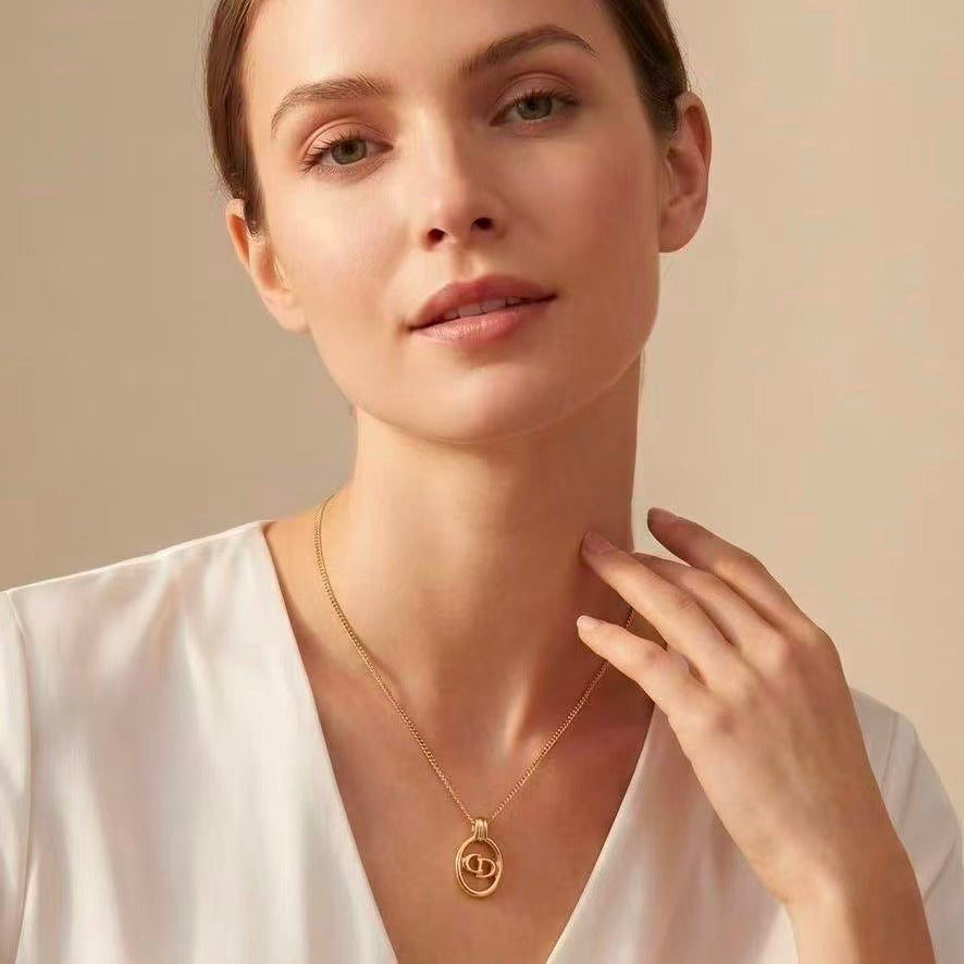 Vintage Dior CD Logo Oval Pendant Chain Necklace | dior-necklaces