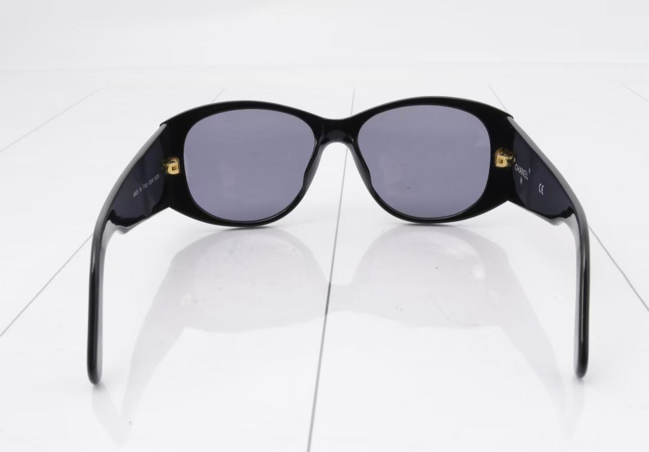 Vintage Chanel CC Logo Black Sunglasses 　chanel-sunglasses